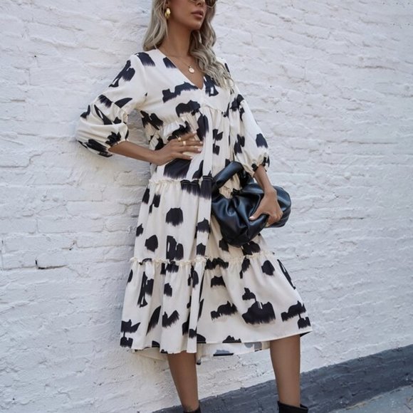 All Over Print V-neck Ruffle Hem Smock Dress - Picture 4 of 7